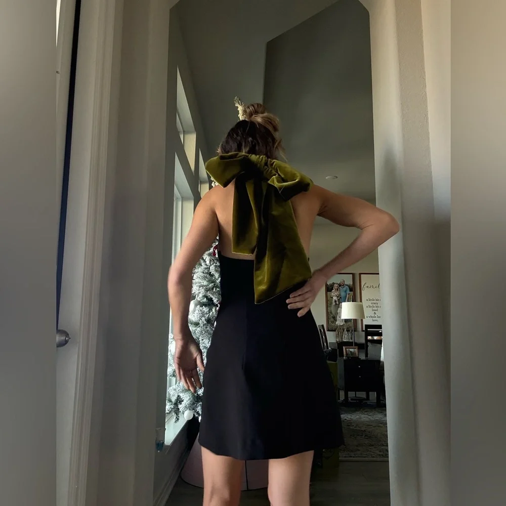 New with Tags Zara Mini Halter Dress with Green Velvet Bow - Picture 8 of 8
